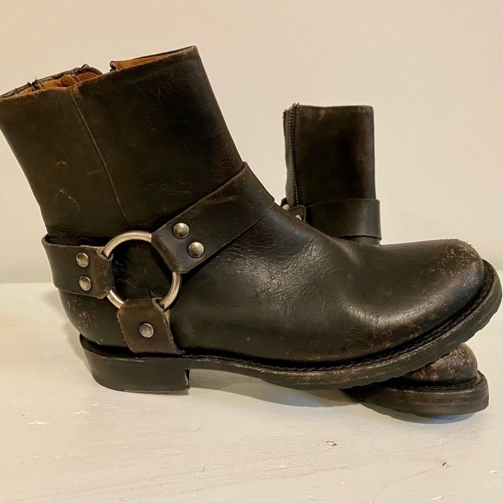 Frye boots - size 8 - black distressed Veronica harness short boot zip up